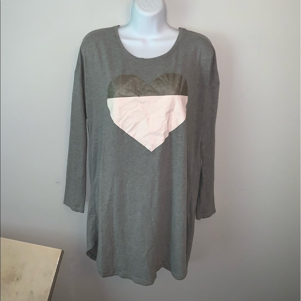 Preloved Long Sleeve Grey Victoria’s Secret Heart Nightshirt Sz S